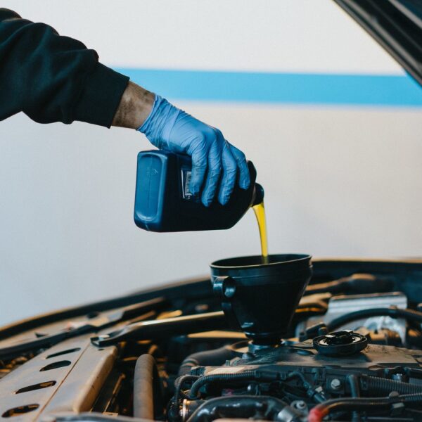 Jak Wybrać Odpowiedni Olej Silnikowy? – Rodzaje i Rekomendacje