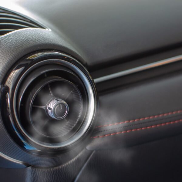 Jak właściwie dbać o klimatyzację w samochodzie? – Serwisowanie i konserwacja.