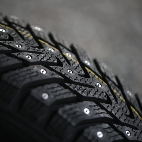 Kiedy stosować opony z kolcami? – Przepisy i warunki pogodowe.