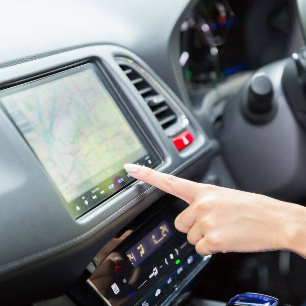 Najlepsze aplikacje mobilne dla kierowców – Monitorowanie, nawigacja i bezpieczeństwo.