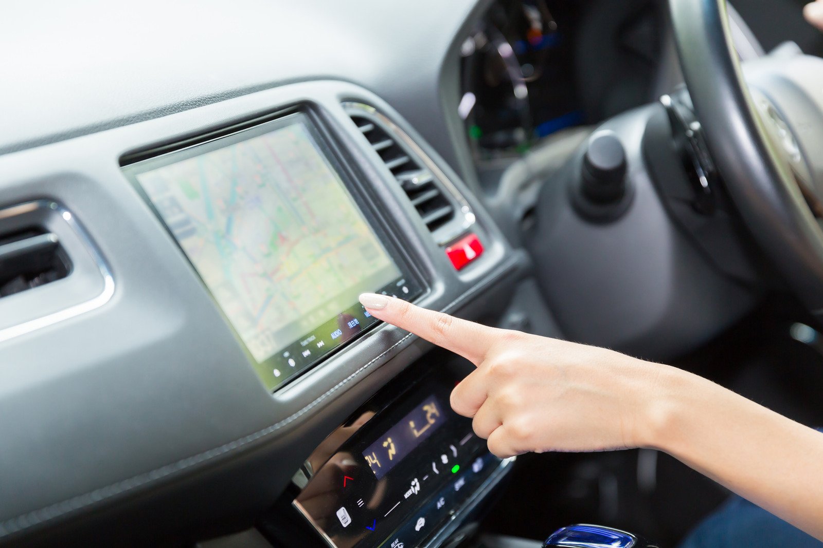 Najlepsze aplikacje mobilne dla kierowców – Monitorowanie, nawigacja i bezpieczeństwo.