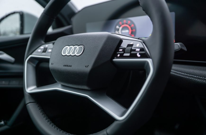 Salon Audi Grupa Plichta – dlaczego zakup auta premium warto zacząć od jazdy testowej