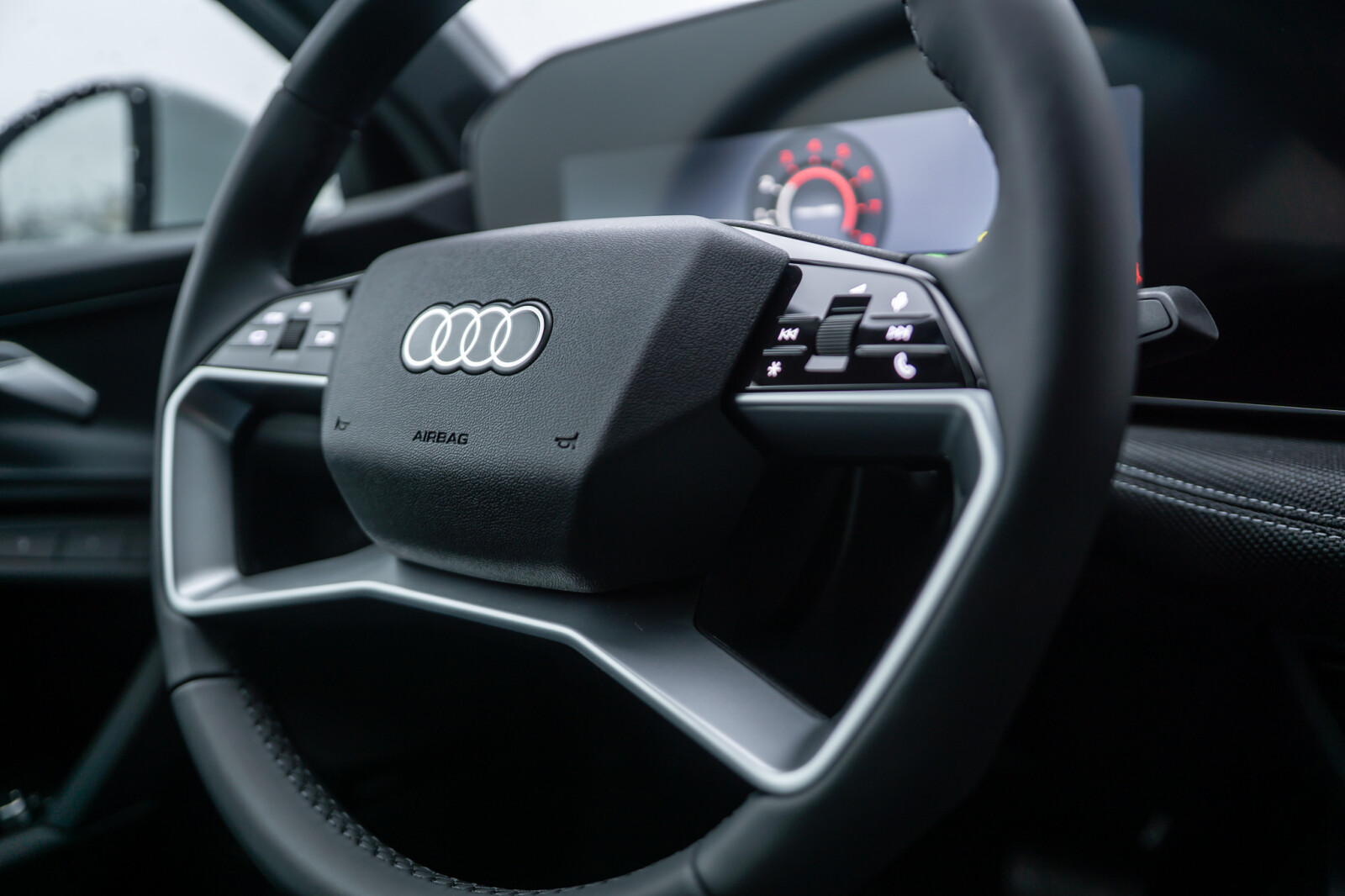 Salon Audi Grupa Plichta – dlaczego zakup auta premium warto zacząć od jazdy testowej